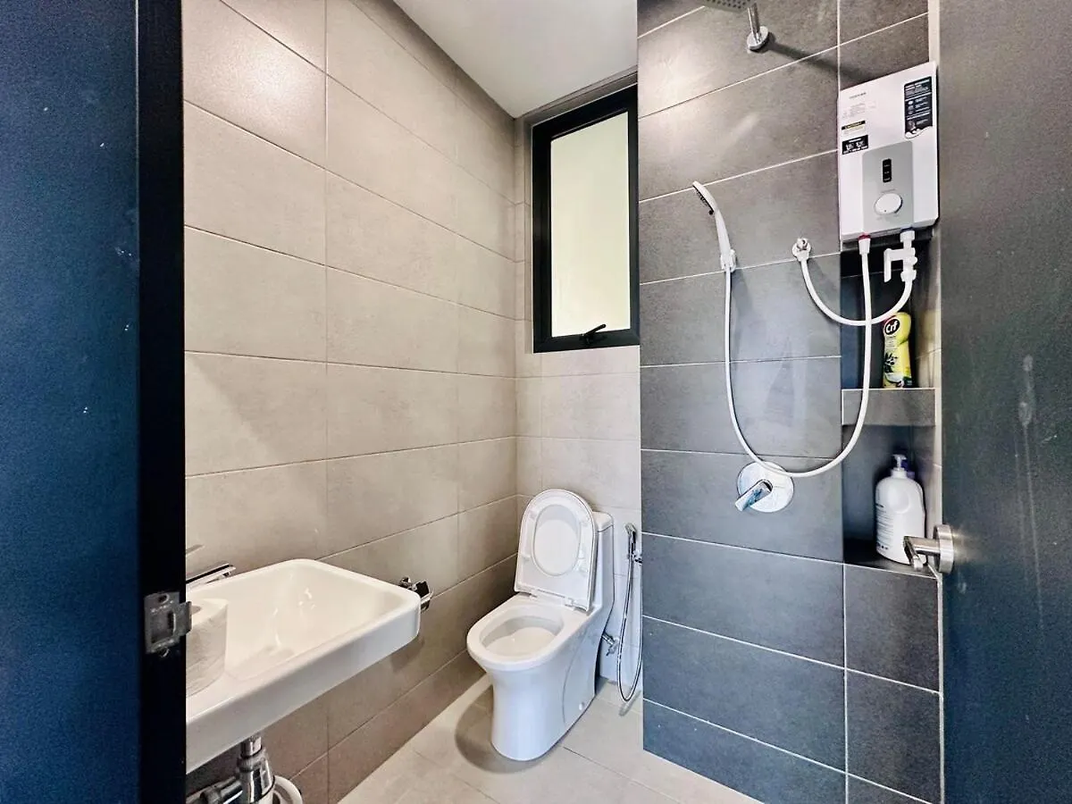 World Class Apartment In Georgetown 3Br 10Pax Jelutong